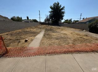 2302 Arlington St, Bakersfield, CA 93305