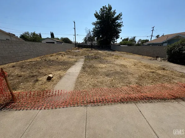 2302 Arlington St, Bakersfield, CA 93305