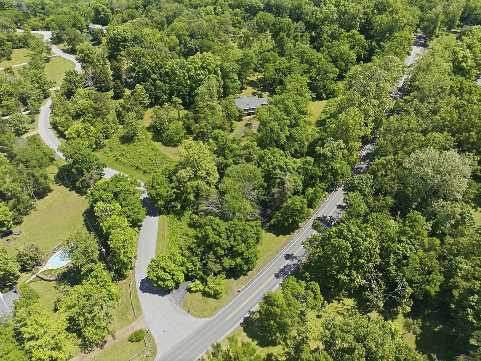 1st image of 714 Sneed Rd W