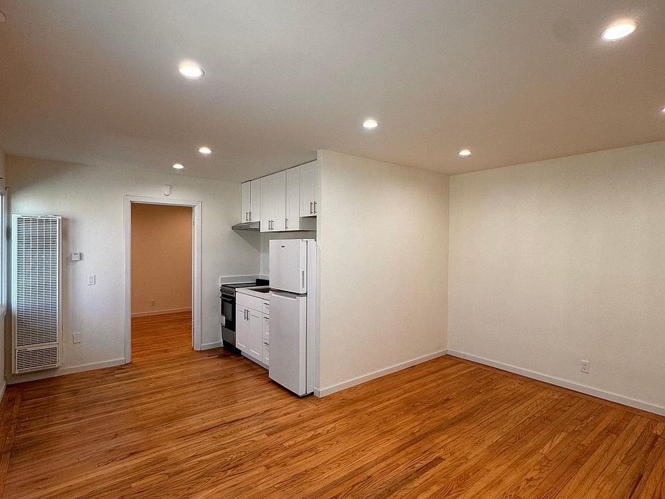 1st image of 1655 Hyde St APT 2