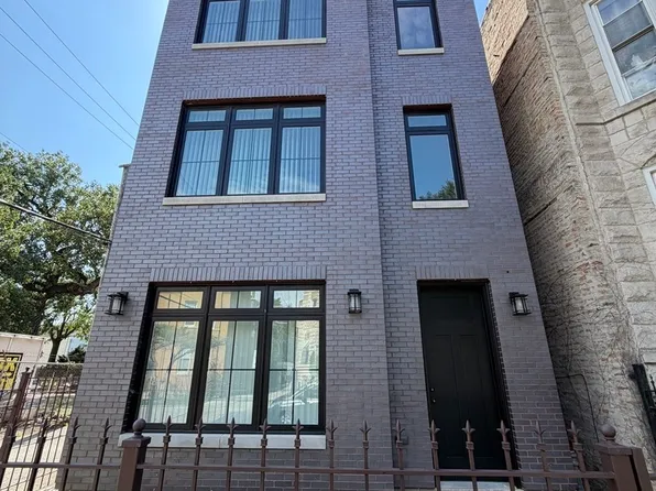 2821 W Walnut St, Chicago, IL 60612