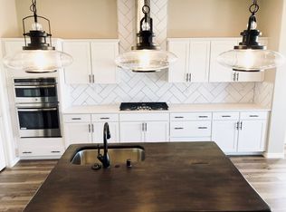 491 Zuni River Cir SW, Los Lunas, NM 87031