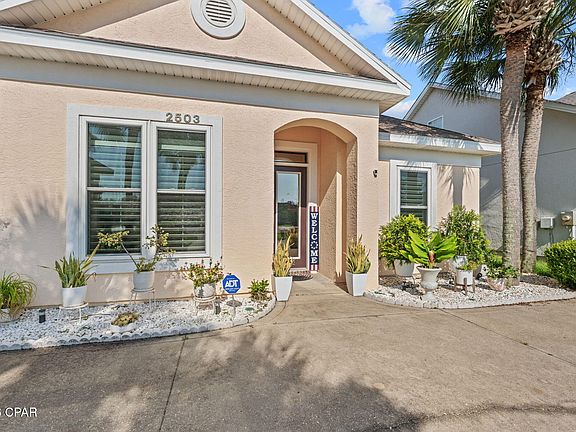 3rd image of 2503 Pelican Bay Dr