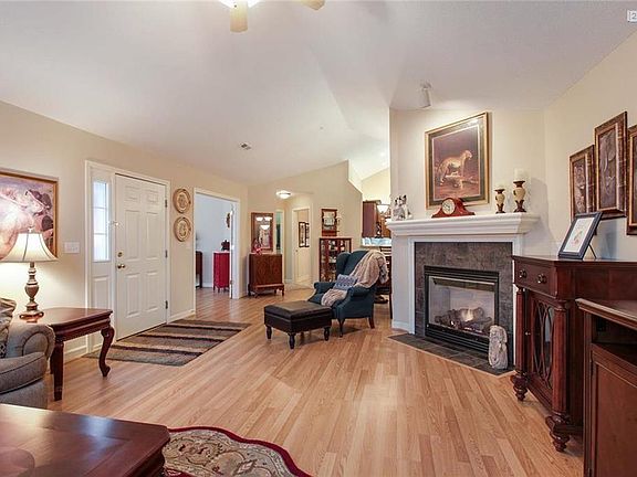 LIVING ROOM W/FIREPLACE VIEW!!