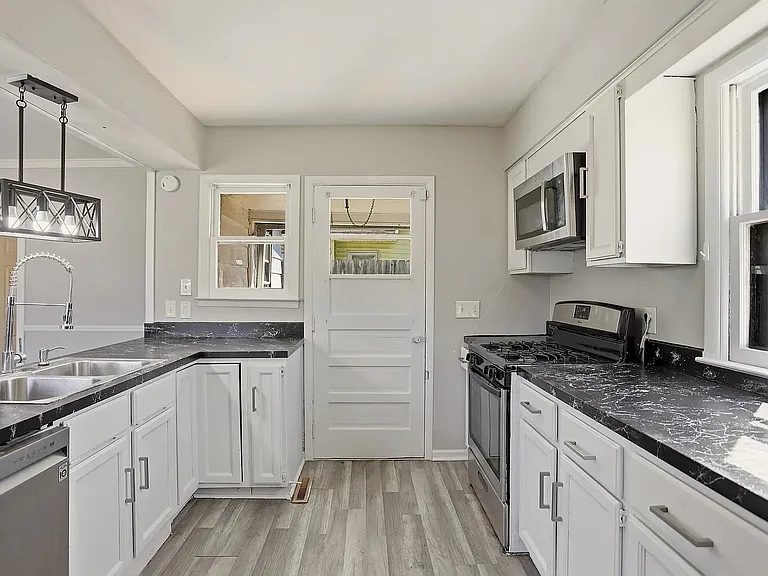 723 Union Ave — Photo 8