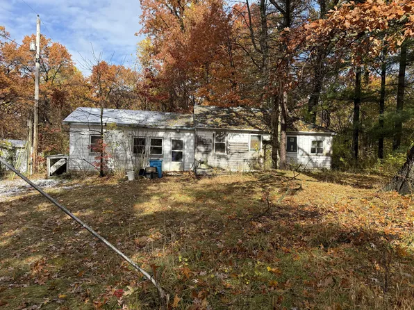 54483 Whitesell Dr, South Bend, IN 46628