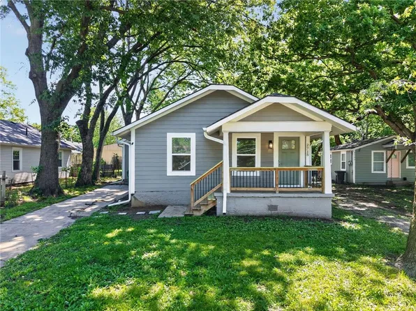 2715 S 37th St, Kansas City, KS 66106
