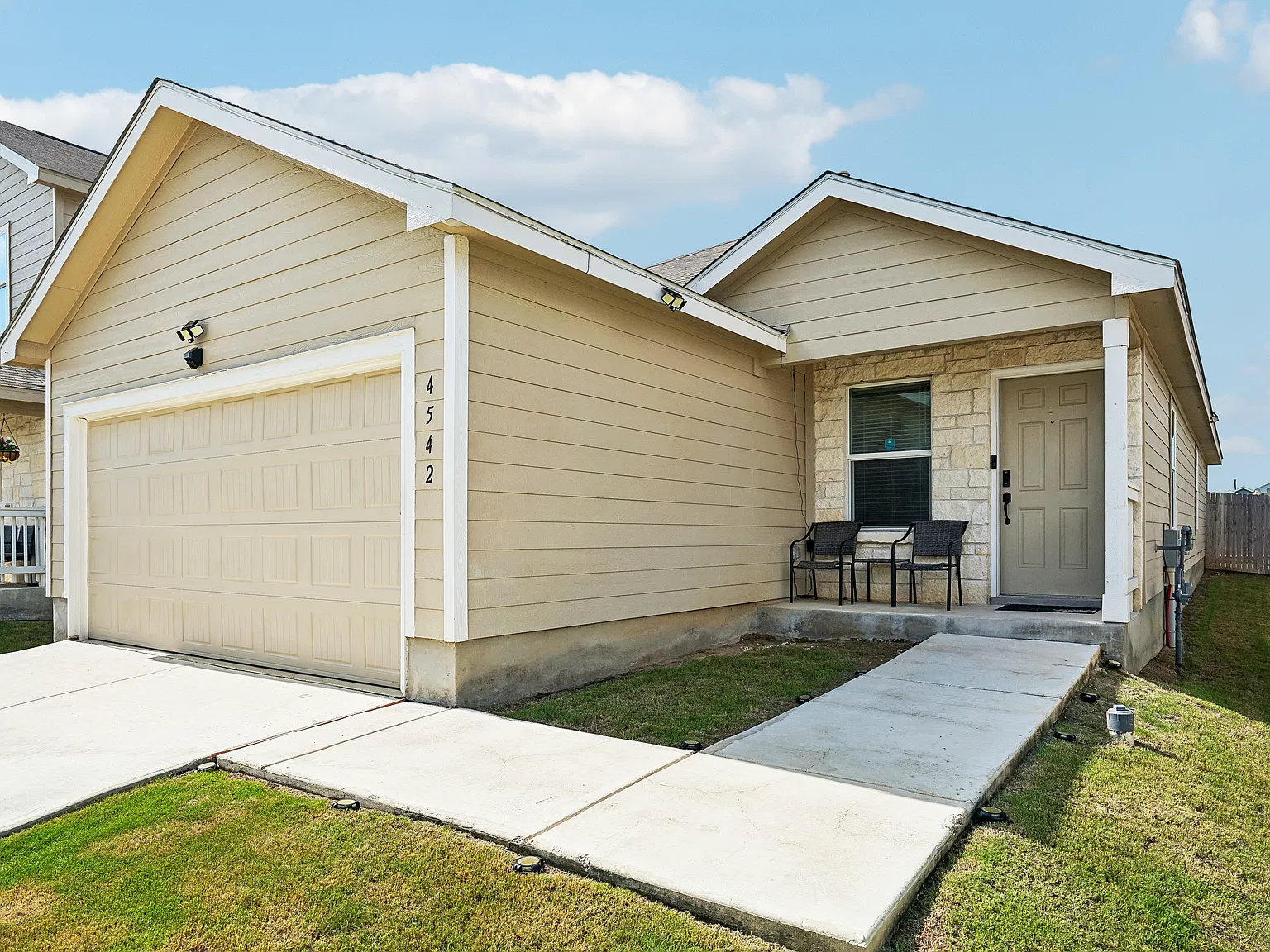 4 bed, 1635 sqft, $1,800 — Photo 4