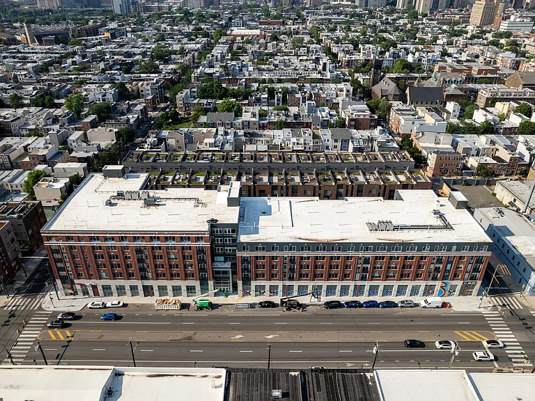 The Howell - 2101 Washington Ave — Photo 11