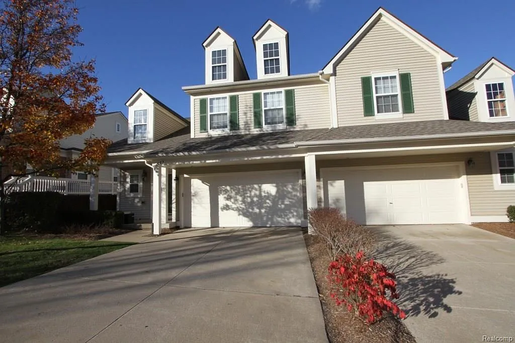 683 W Bluff Ct #1 photo 1