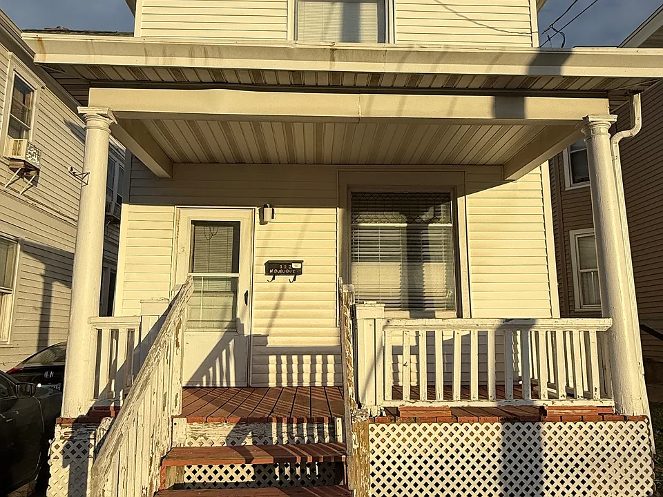 222 N Dubuque St