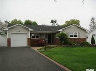 63 Marquette Dr, Smithtown, NY 11787