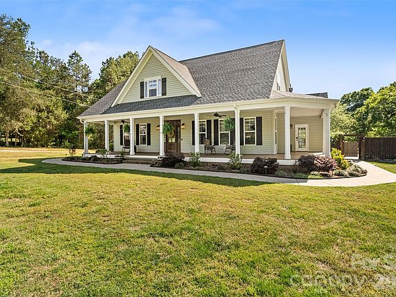 2nd image of 3071 Hilton Rd