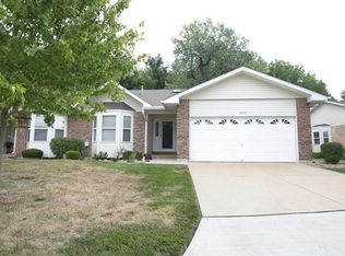 3065 Shady Oak Dr, Saint Charles, MO 63301