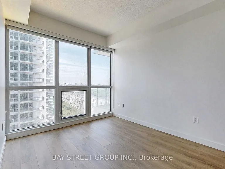 95 McMahon Dr #1212 — Photo 19