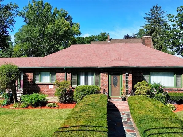 228 Sawtell Ave, Brockton, MA 02302
