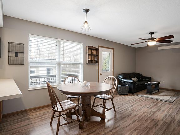 5th image of 633 Livingston Ct