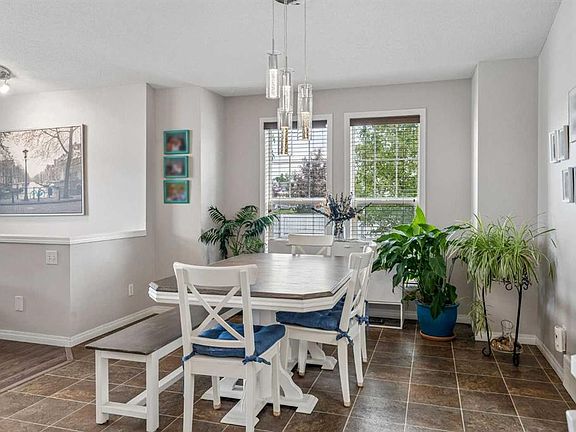5th image of 2046 W New Brighton Gdns SE