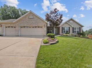 5046 Castle Douglas Dr, Saint Peters, MO