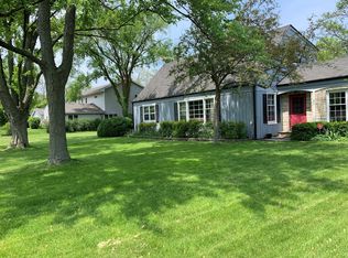 820 Fairhope Ave, Glenview, IL 60025