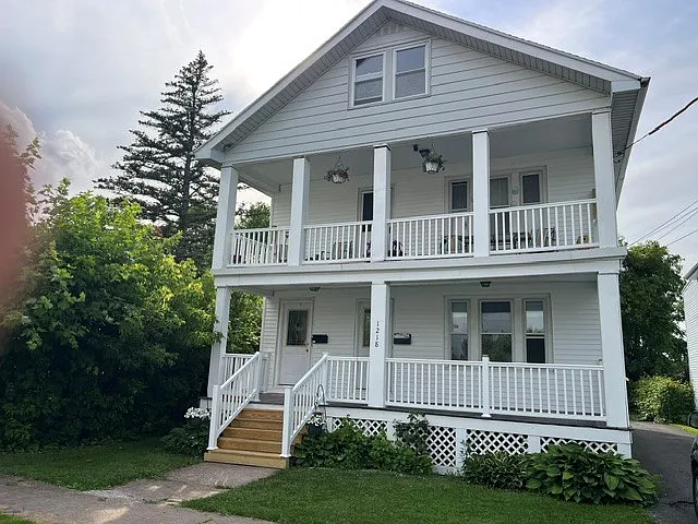 1218 Hammond Ave #1