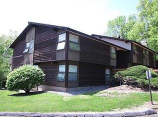 93E Country Squire Dr, Cromwell, CT 06416