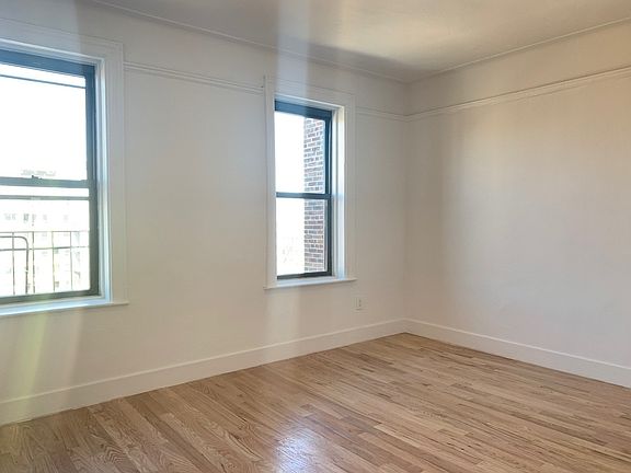 5th image of 58 Linden Blvd APT 4C