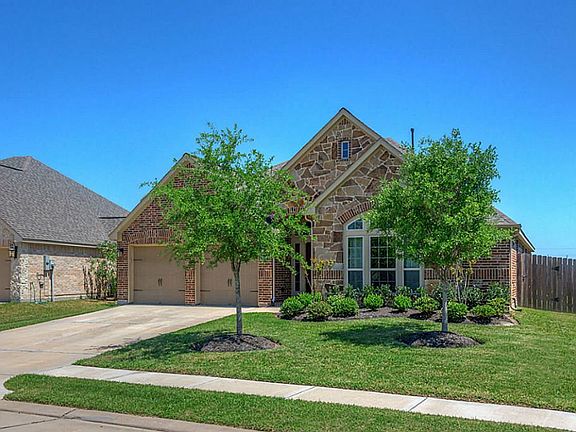 2nd image of 2819 Field Hollow Dr