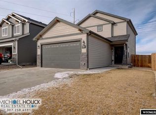 6146 Thunder Valley Rd, Mills, WY 82604