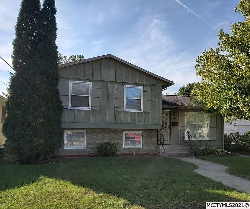 1st image of 912 N Van Buren Ave