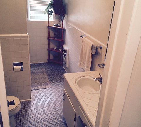 4th image of 803 N Terry St
