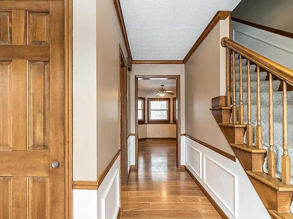 2nd image of 7648 Summerwood Dr