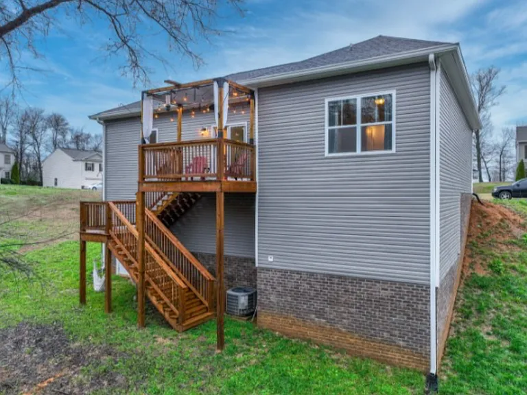 1239 Oxford Village Cir — Photo 15