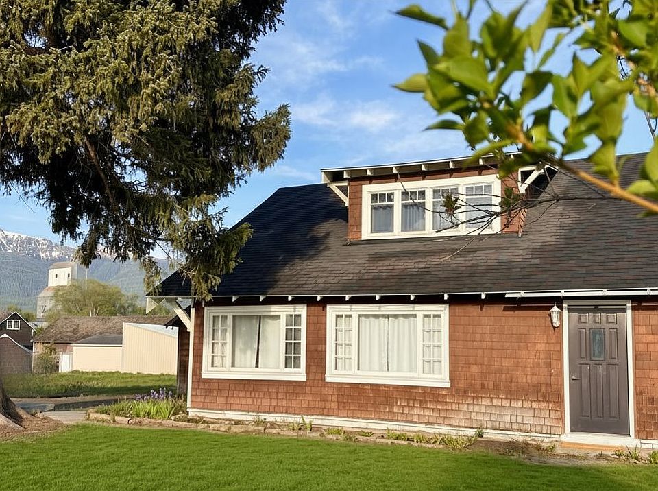 1st image of 608 SW 2nd St