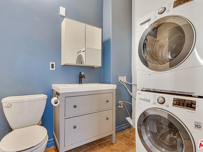 215 W 7th St #811 — Photo 22