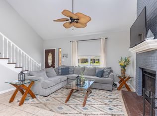 650 Reynolds Cir, Mary Esther, FL 32569