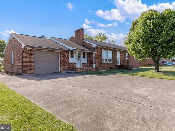 99 Primrose Dr, Martinsburg, WV 25404