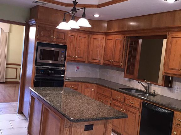 Granite countertops and great kitchen area