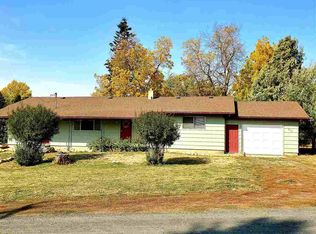 213 N C St, Albion, WA 99102