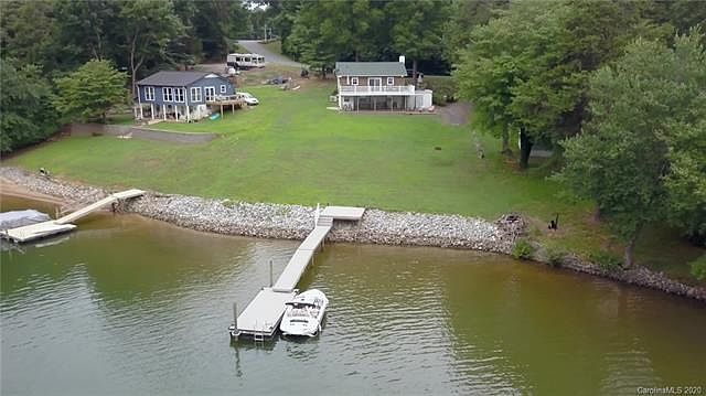 1st image of 3868 Landmark Dr