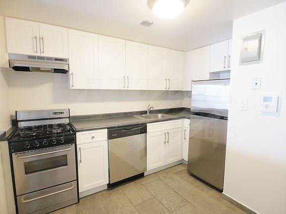 4th image of 211-213 E 73rd St APT 2E