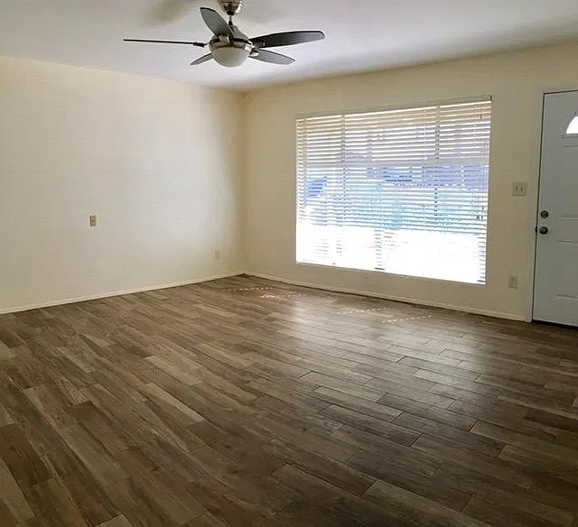 7832 East Oak Street — Photo 3