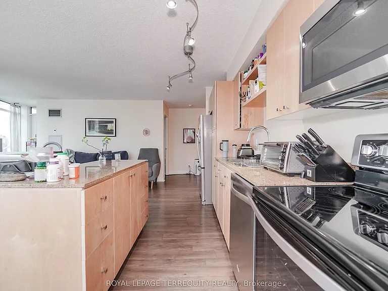 361 Front St W #1603 — Photo 9