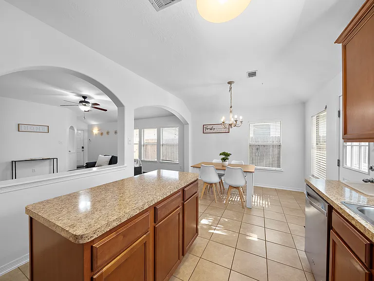 11411 Edmond Thorpe Ln — Photo 3
