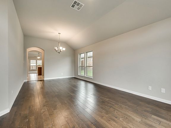 4th image of 1814 Silver Oak Dr