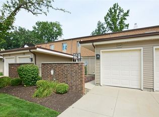 26498 Sussex Dr, Olmsted Falls, OH 44138