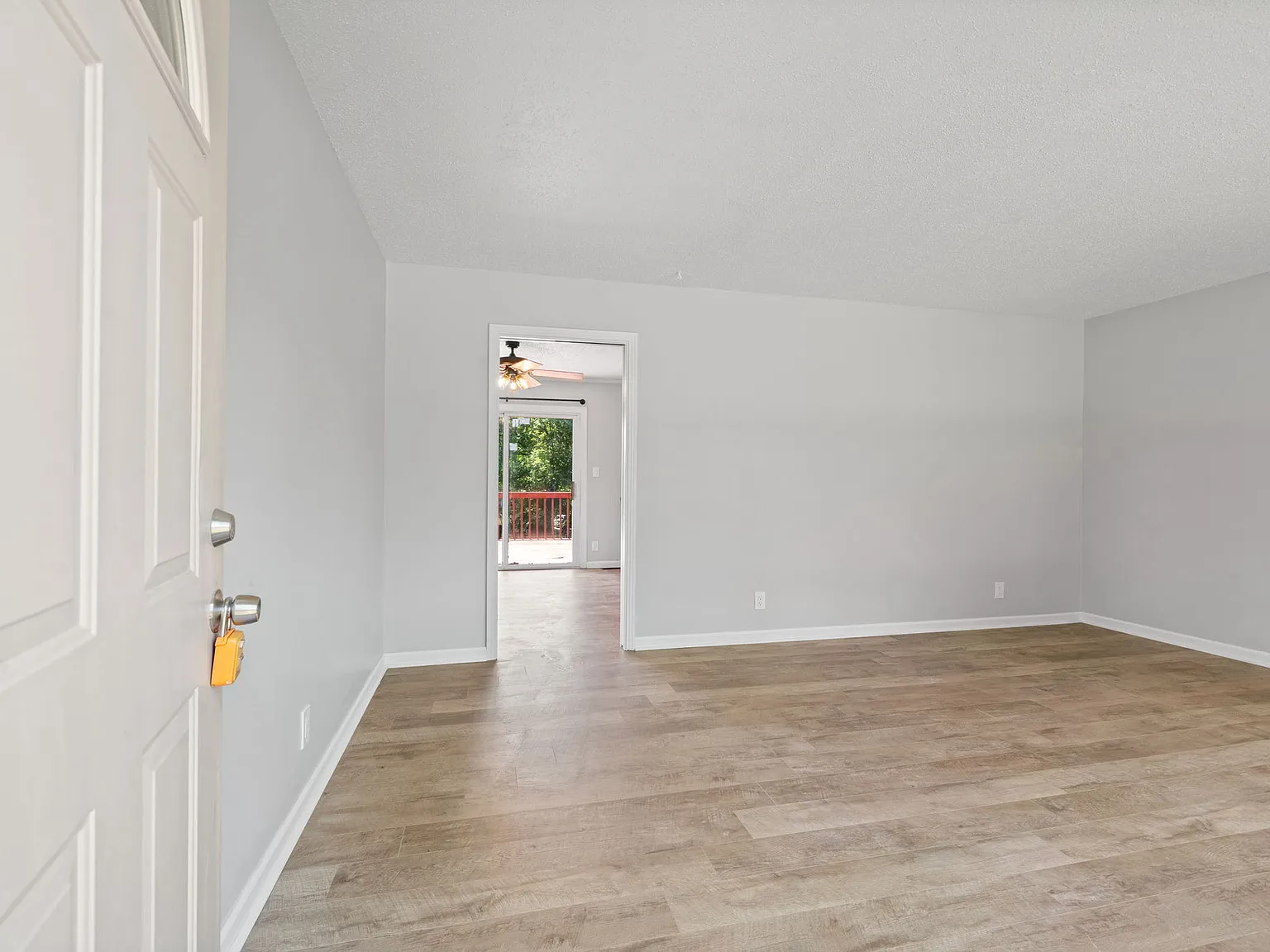 3 bed, 1.5 bath, 1846 sqft, $1,750 — Photo 3