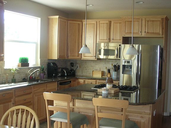 Gourmet Kitchen - Stainless Appliances