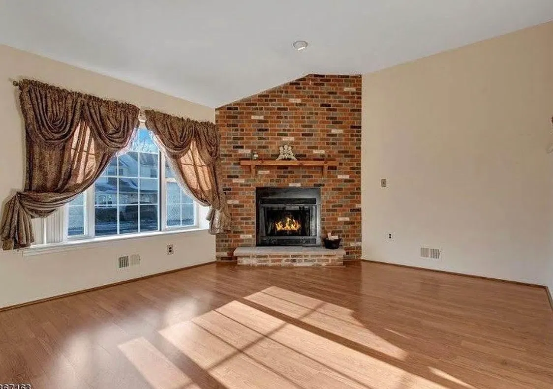 2 bed, 1750 sqft, $2,990 — Photo 2