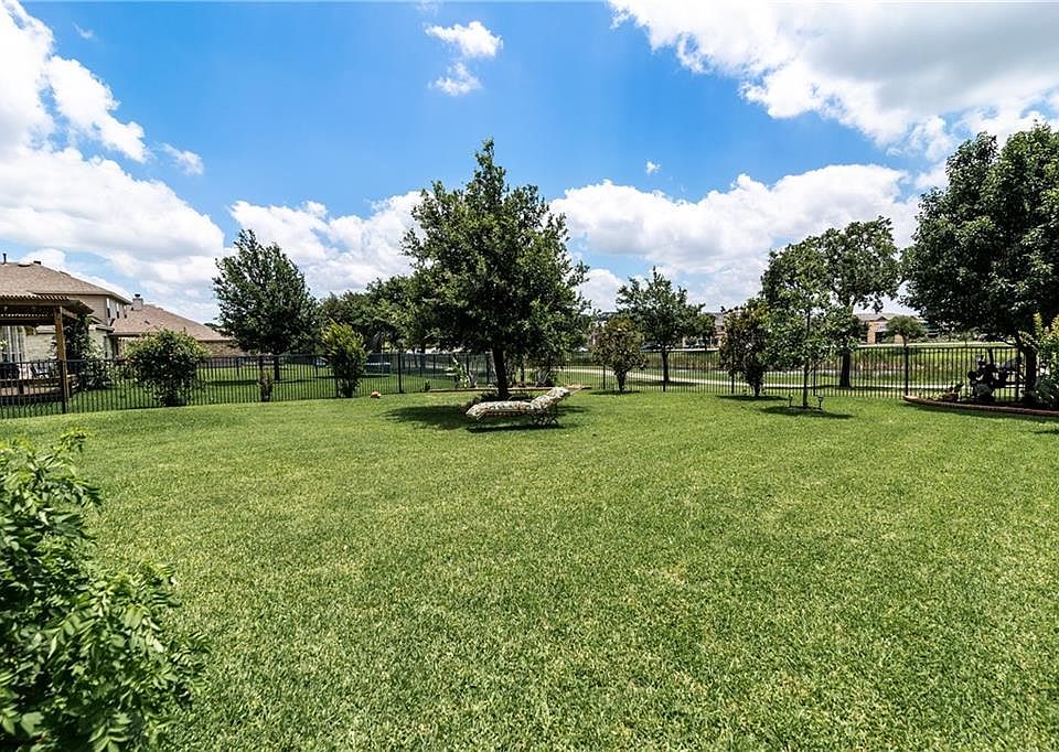 1st image of 717 Wood Mesa Ct